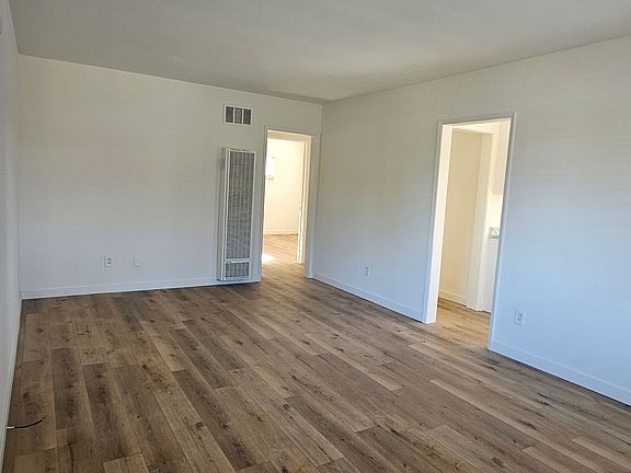 2nd image of 1521-1527 La Playa Ave #7545096C2