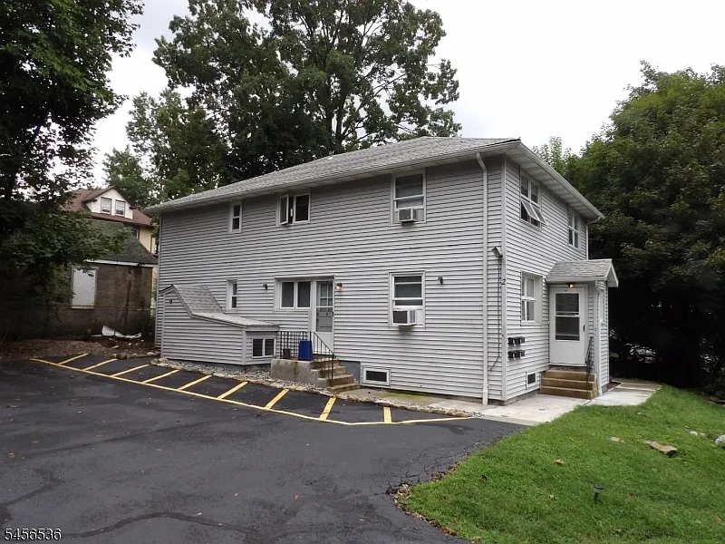 2 Hasbrouck Ave #1