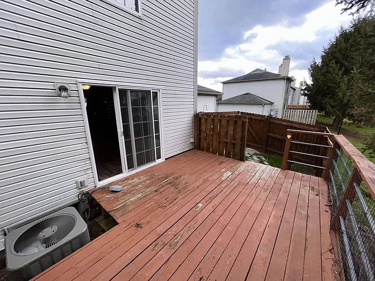 227 Hawkins Ln — Photo 13
