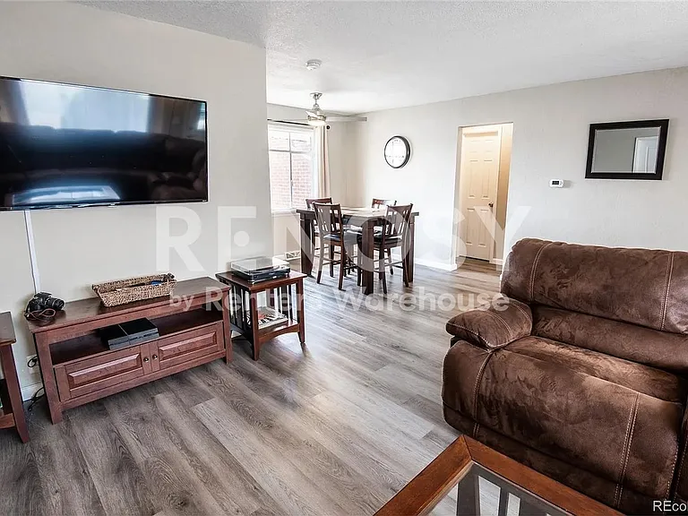 1260 Brentwood St — Photo 15