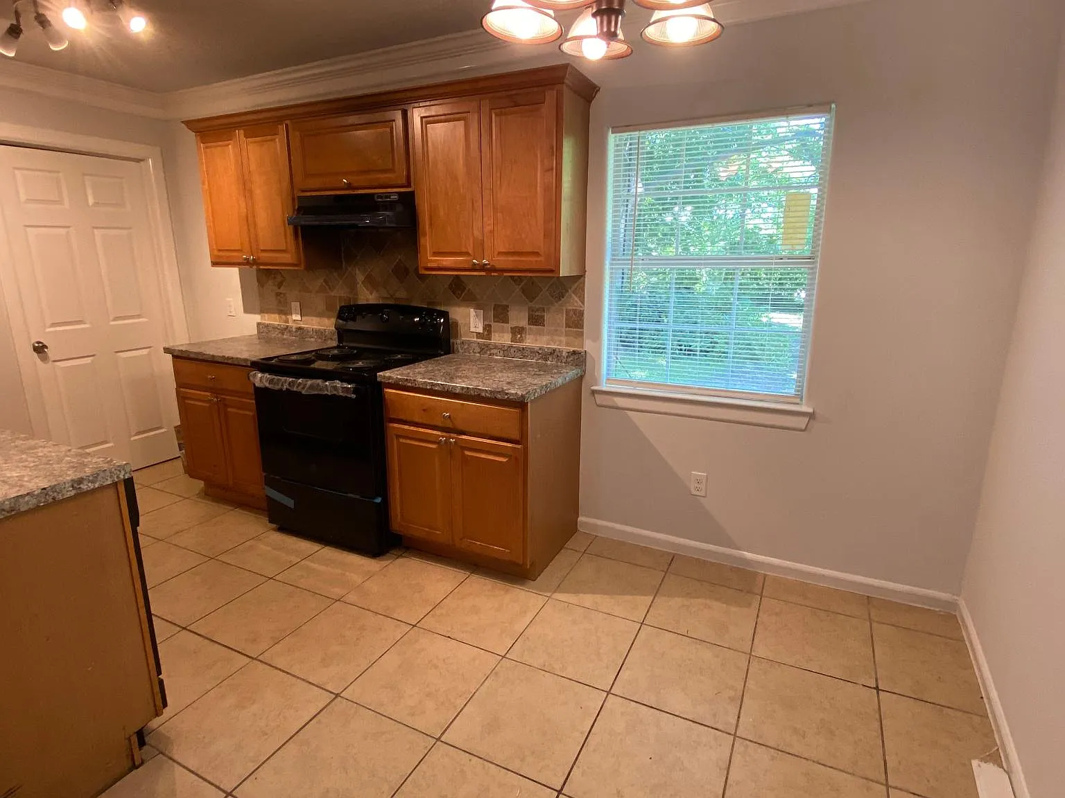 10843 Fairland Dr — Photo 4