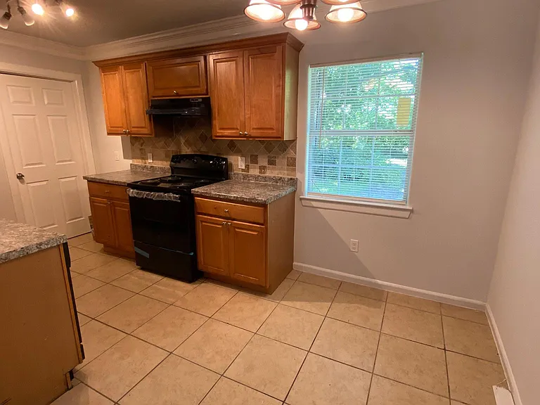 10843 Fairland Dr — Photo 4