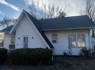 325 Centennial Ave, White Hall, IL 62092