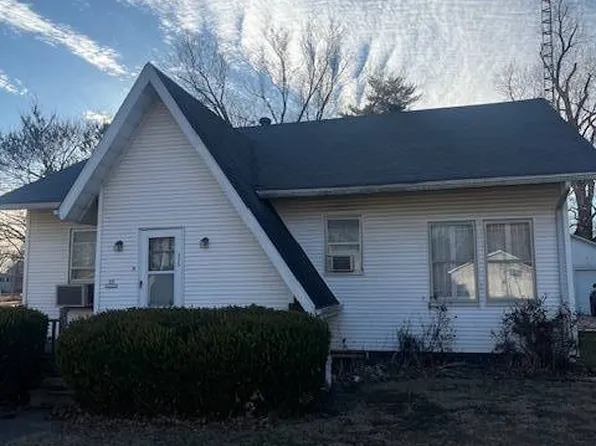 325 Centennial Ave, White Hall, IL 62092