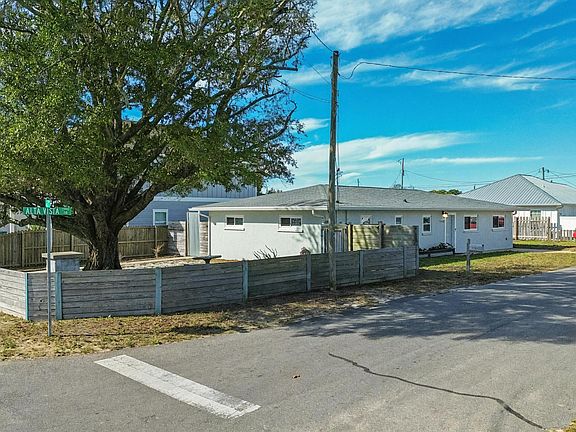 3rd image of 19909 Alta Vista Dr