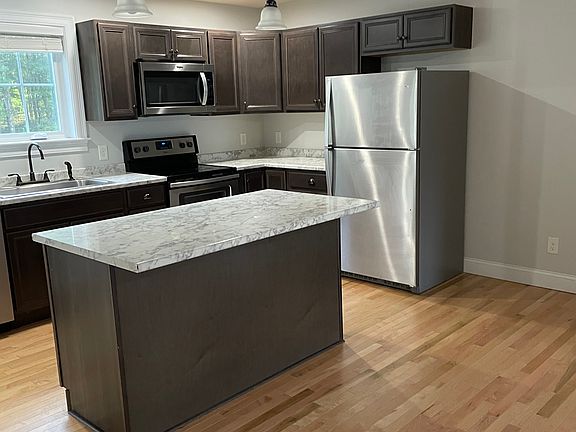 5th image of 11 Higbee Ln #2
