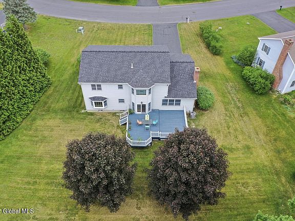 3rd image of 29 Copperfield Dr
