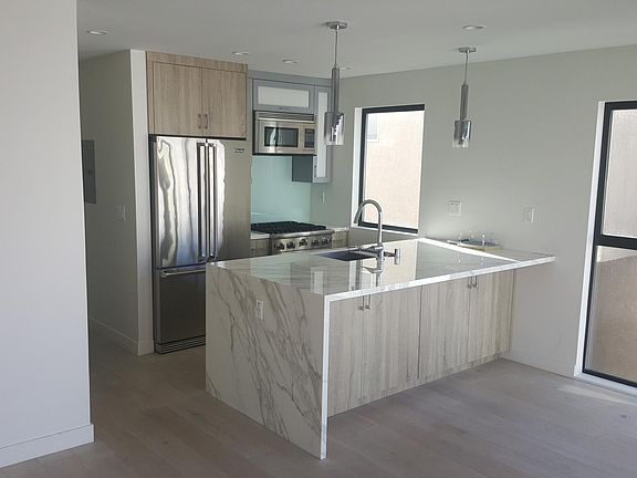 5th image of 118 Kelp St