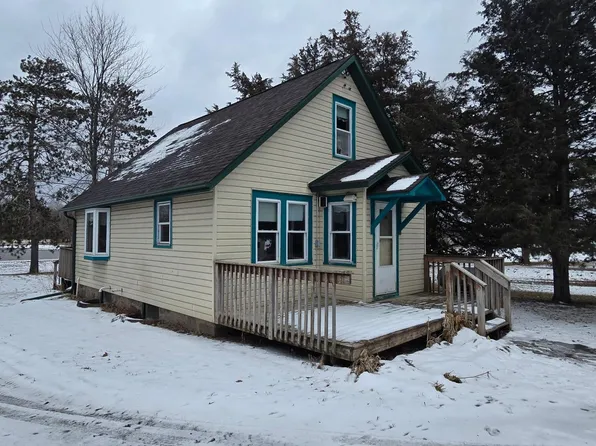 37000 Quinlan Ave, Center City, MN 55012