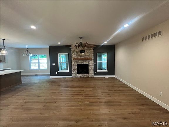 5th image of 3607 Kelly Dr