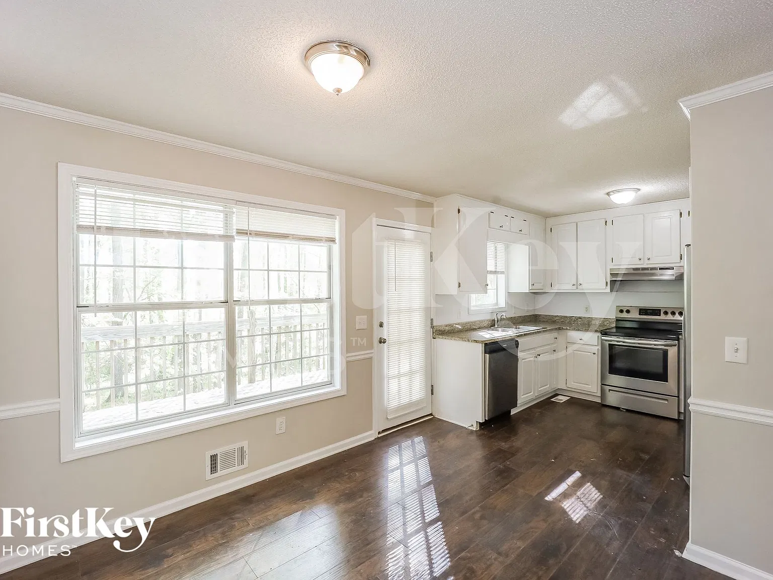 3 bed, 2.0 bath, 1538 sqft, $2,055 — Photo 4