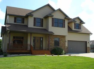 429 Owl Ln, Eagle Lake, MN 56024