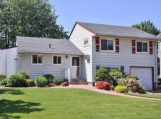 3568 Centerview Ave, Wantagh, NY 11793