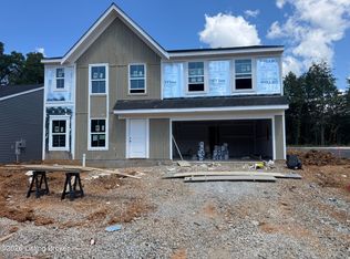 68 Hearthstone Ln, Radcliff, KY 40160