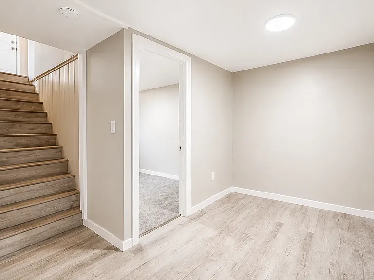 736 Jackson St — Photo 13
