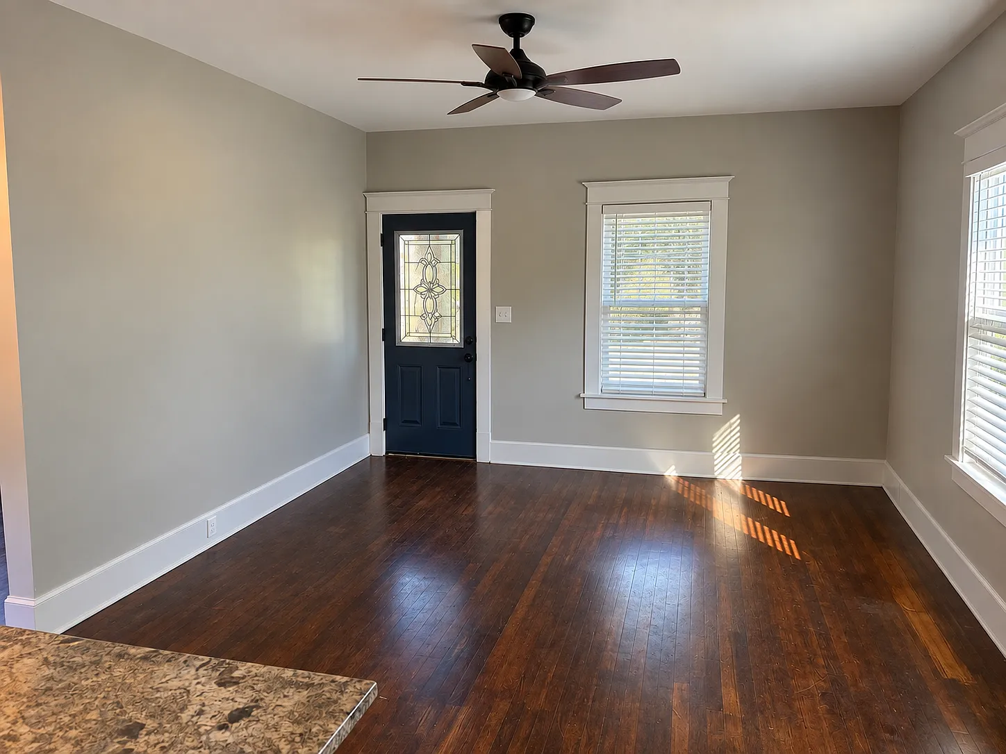 135 Rental — Photo 3
