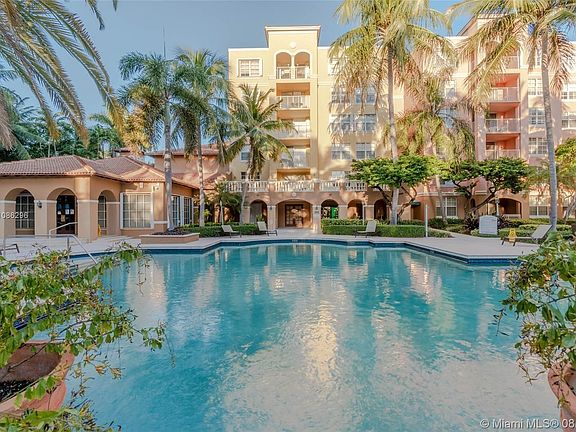 5th image of 19555 E Country Club Dr #8101