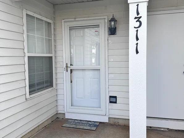 1311 Orleans Dr, Mundelein, IL 60060