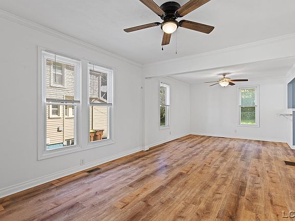 3rd image of 629 S Winter St