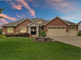 8682 Chaucer Cir W, Bristol, WI 53104