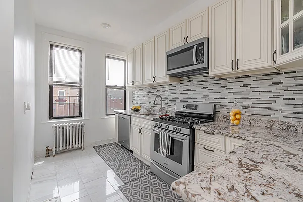 Rented by Modern Spaces | media 4