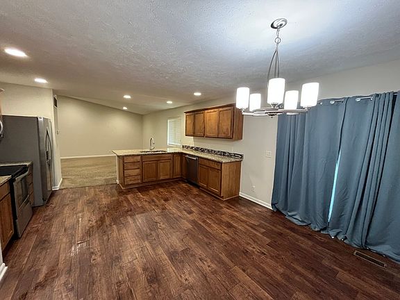 3rd image of 7800 Yankee Woods Dr Unit B