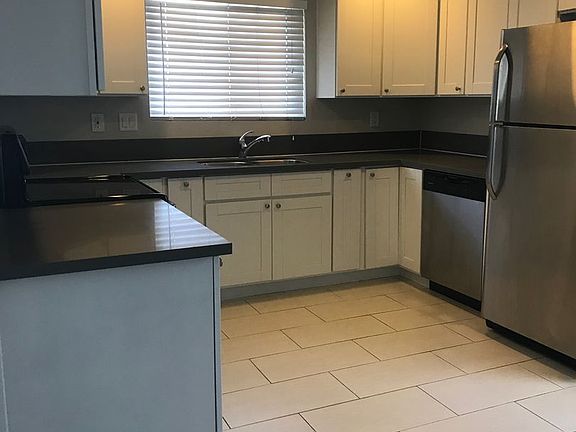4th image of 3020 Oliphant St APT C