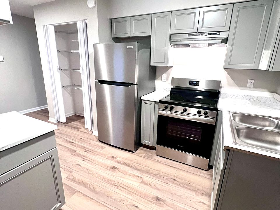 1st image of 2305 Fairbanks Ave APT B