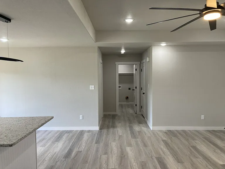10423 Preston Ct — Photo 8
