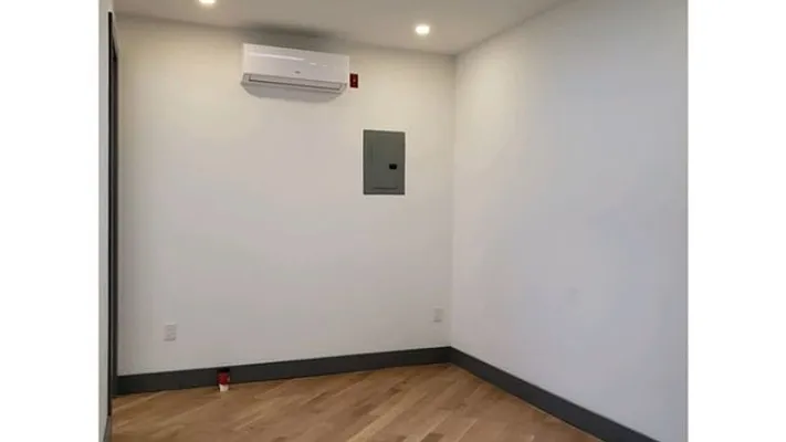 Rented by Nooklyn NYC LLC | media 21