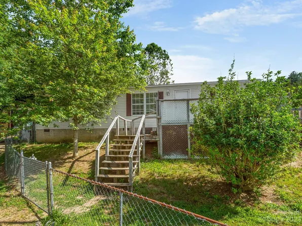 209 Sandy Creek Ct, Hendersonville, NC 28792