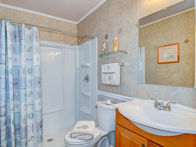 GUEST BATH