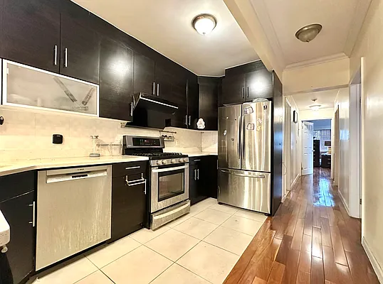 Sold by Remax Real Estate Professionals | media 11
