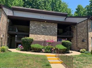 160 Cross Slope Ct UNIT B, Manalapan, NJ