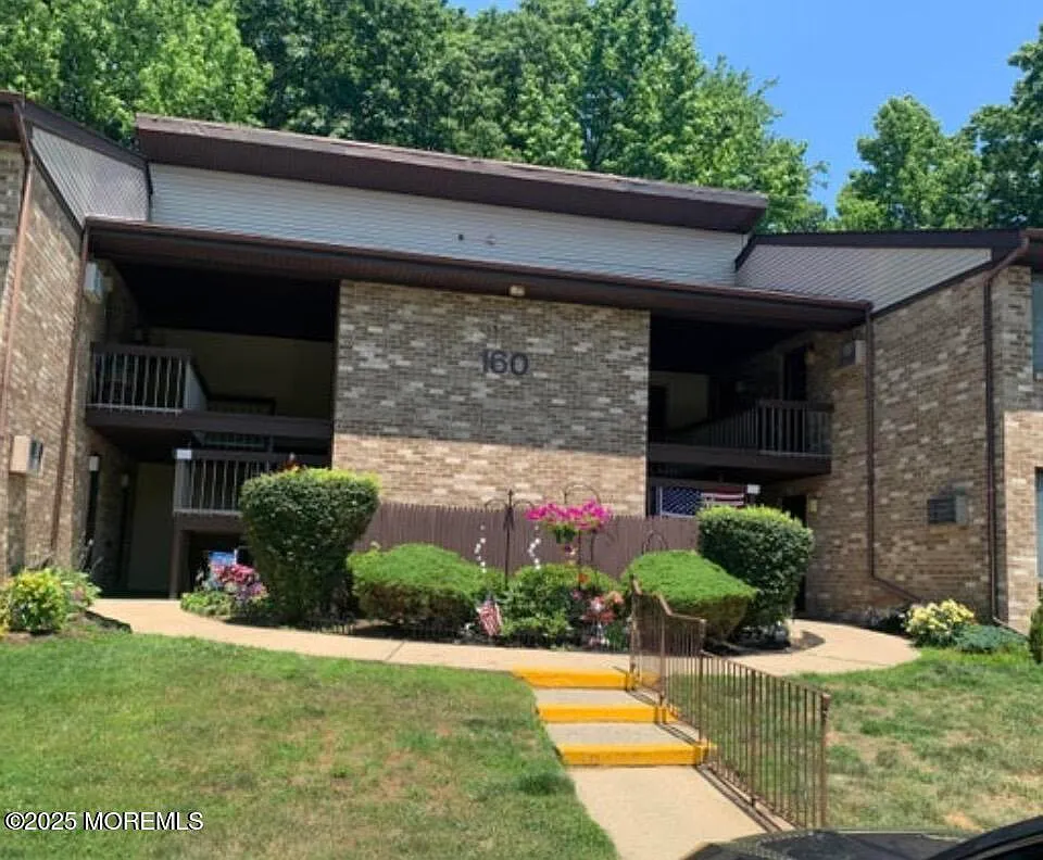 160 Cross Slope Ct Unit B photo 1