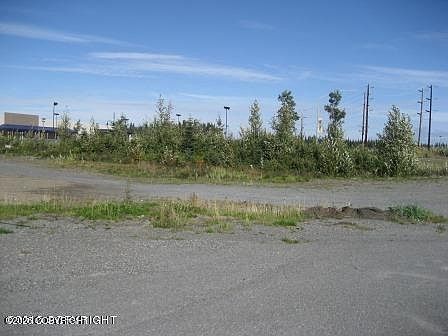 2nd image of 211 Marathon Rd