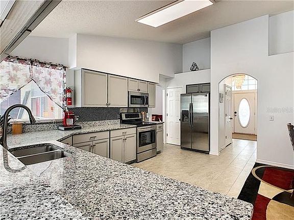 4th image of 1406 Thousand Oaks Blvd