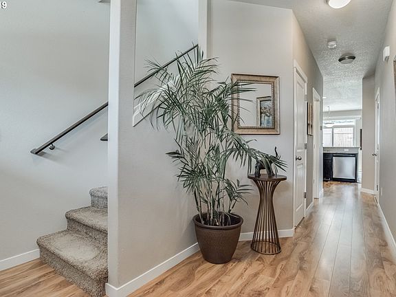 3rd image of 4812 NE 56th Pl