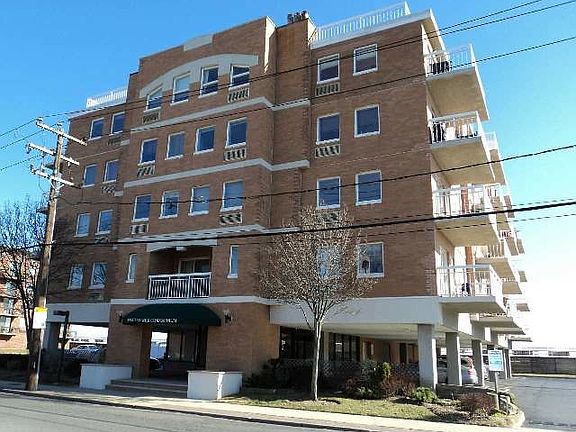 2nd image of 780 West Broadway
