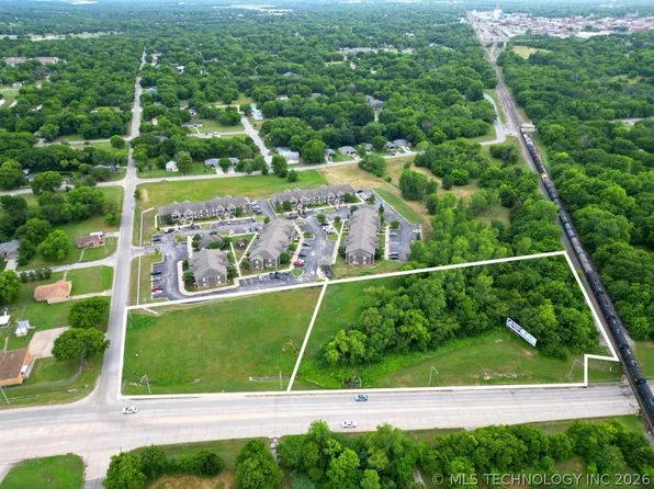 Sam Noble Pkwy, Ardmore, OK 73401