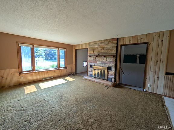 5th image of 847 Silver Creek Rd