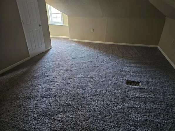 905 W Delmar Ave, Godfrey, IL 62035