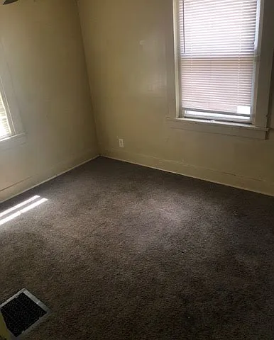 1675 E Decatur St — Photo 9