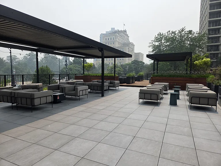 2020 N Lincoln Park W #23D — Photo 16
