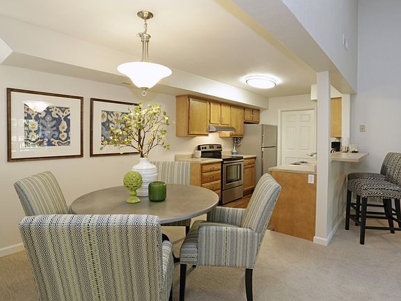 4th image of 100 Twin Ponds Ln #112