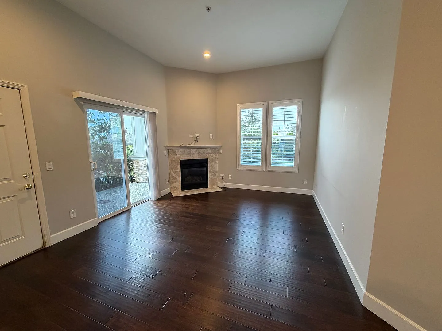 2Bd/2Ba Bellevue Condo — Photo 2