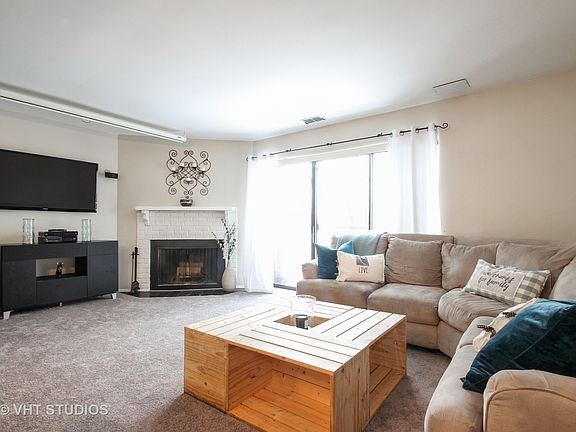 2nd image of 421 Elm St APT 6J