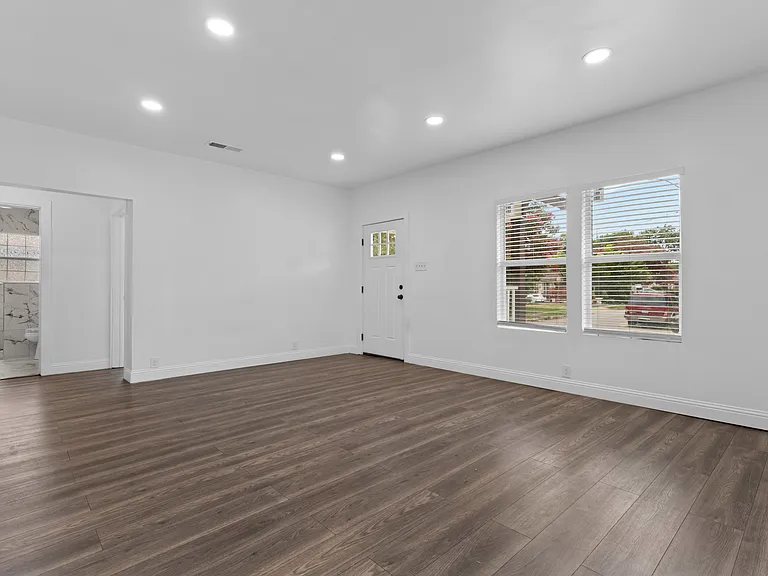 3618 Jeffries St — Photo 2