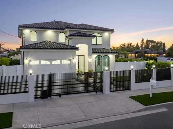 8065 Lloyd Ave, North Hollywood, CA 91605