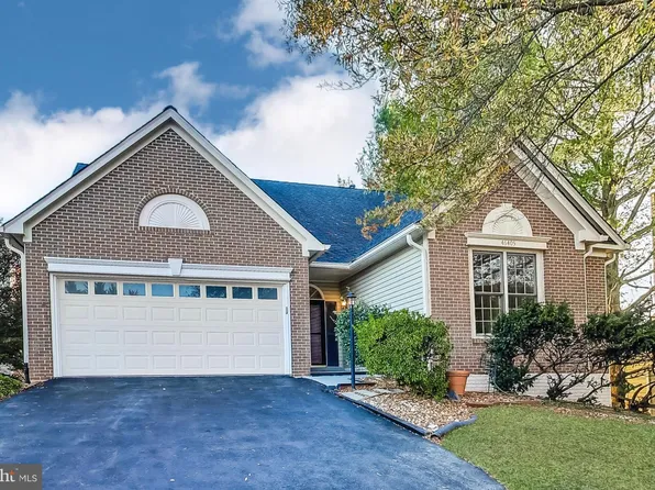 46405 Woodlake Pl, Sterling, VA 20165